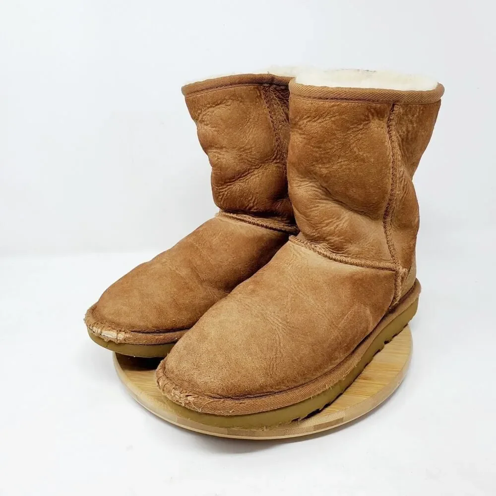 UGG‎ Classic Short II Boots Women 6 Brown Suede Shearling Lined Shoes Distressed